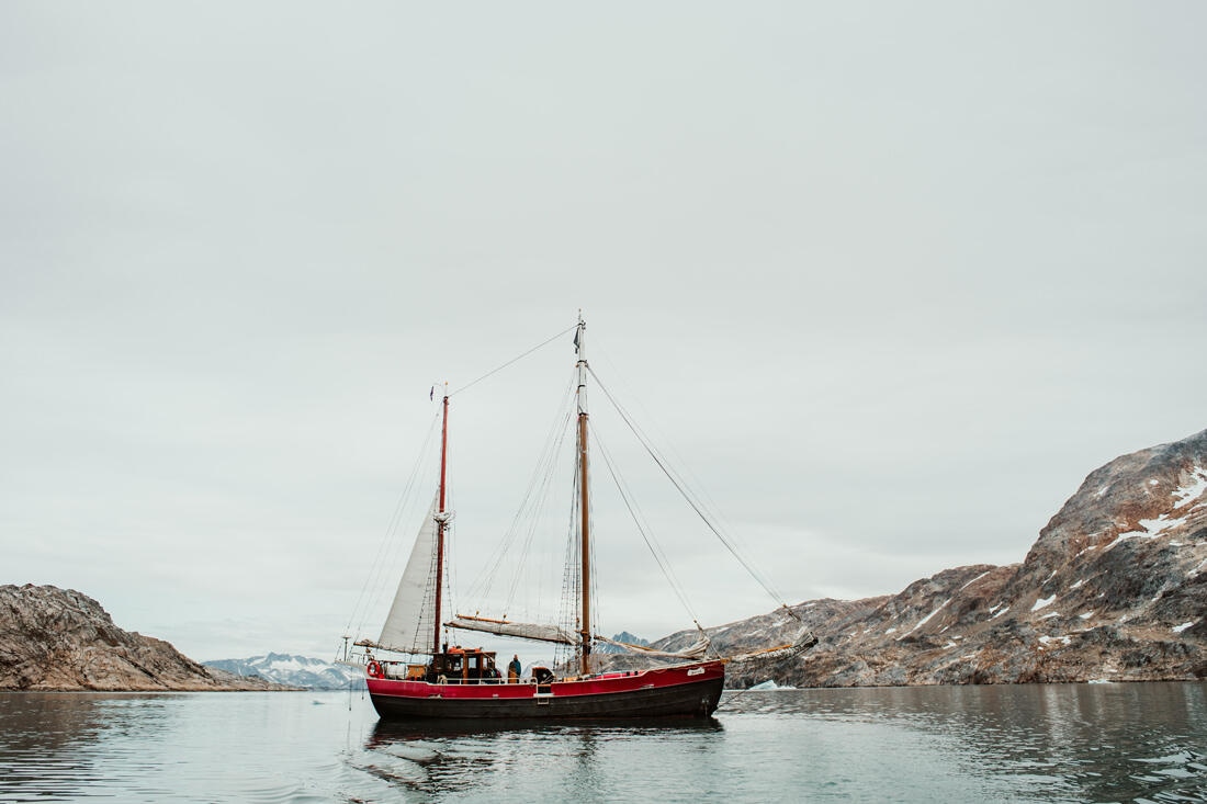 041 east greenland sailing expedition - Sailing Expedition in East Greenland 1/3