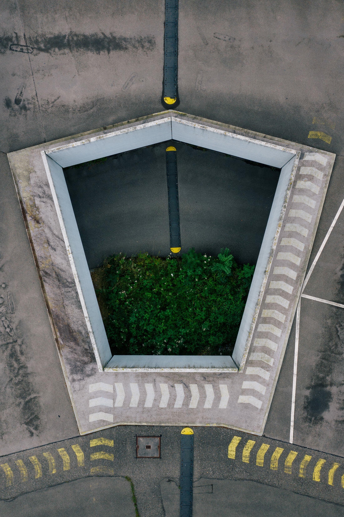 008 parkhaus universitaet konstanz luftaufnahmen - Aerial Shots of the Uni Konstanz Parking Garage – Lines in the Rainlight