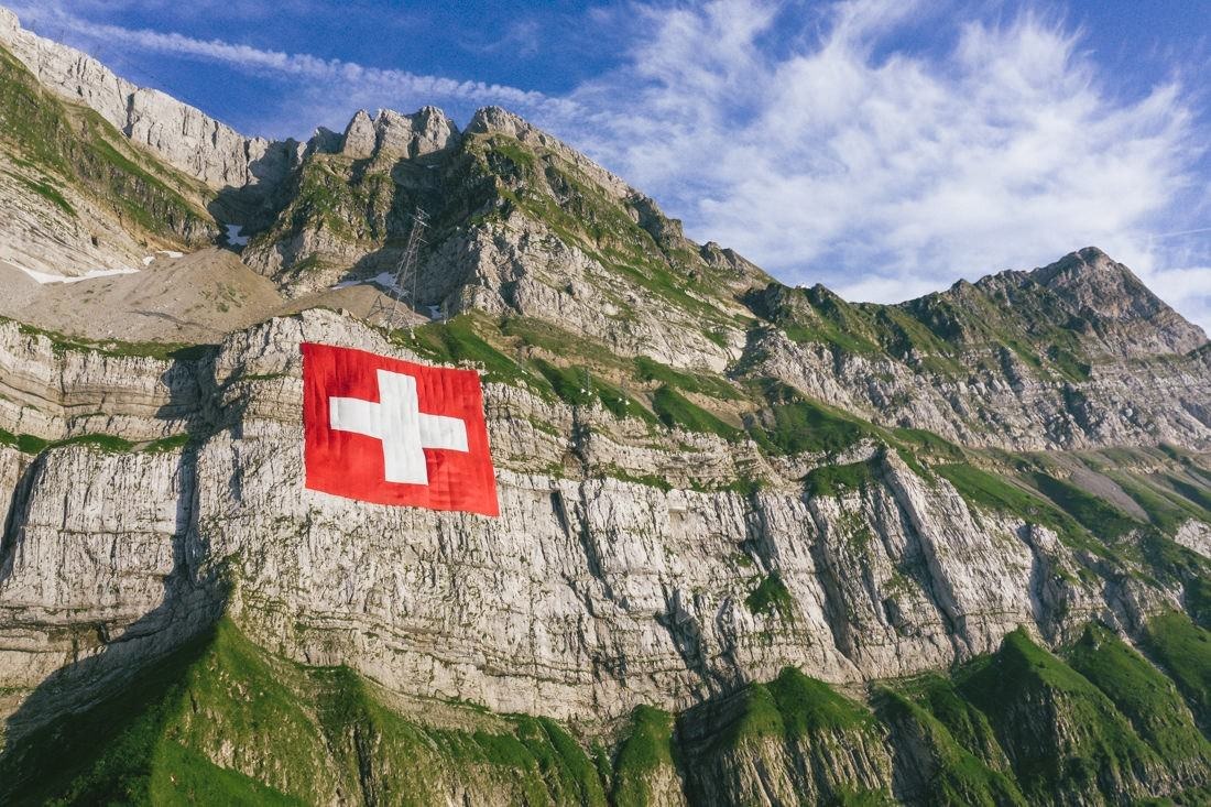 008 saentis nationalflagge feiertag luftaufnahmen - Aerial Views from Around the World