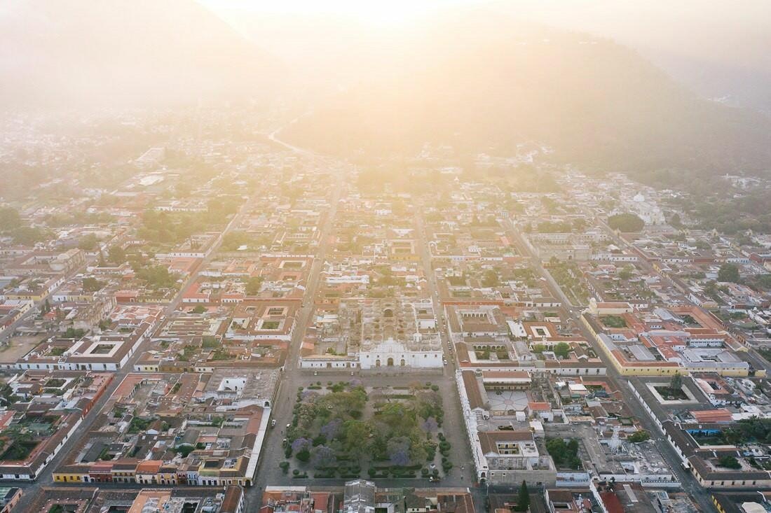 002 altstadt antigua hotel weltkulturerbe - Luftaufnahmen Antigua (Guatemala) - Vulkan und Kolonialzauber