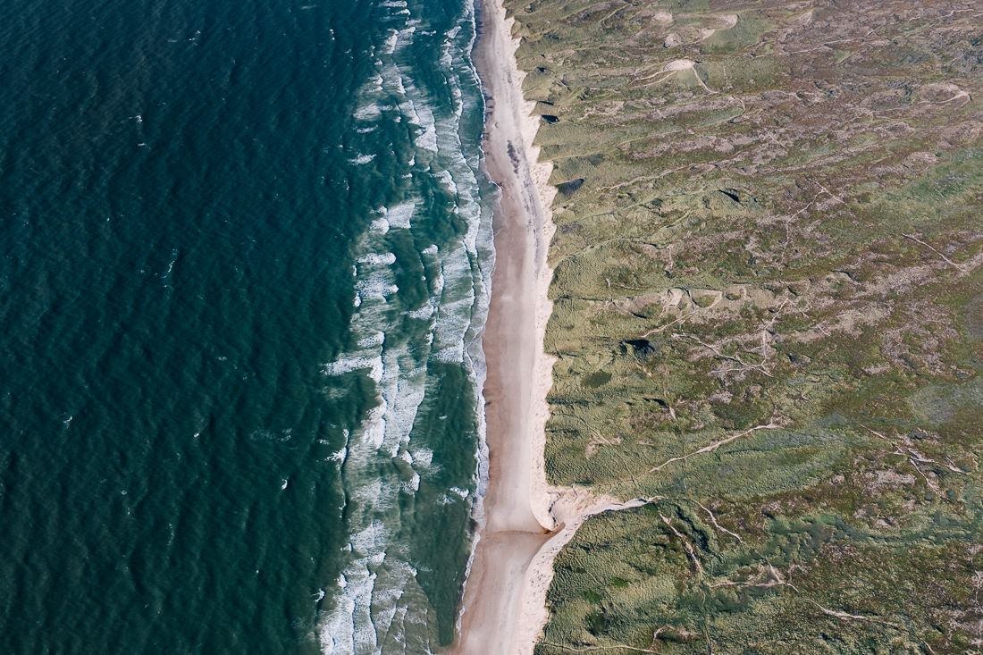 006 daenemark drohne strand luftaufnahmen - Aerial Views of Denmark’s Beaches – A Dance with Wind and Waves