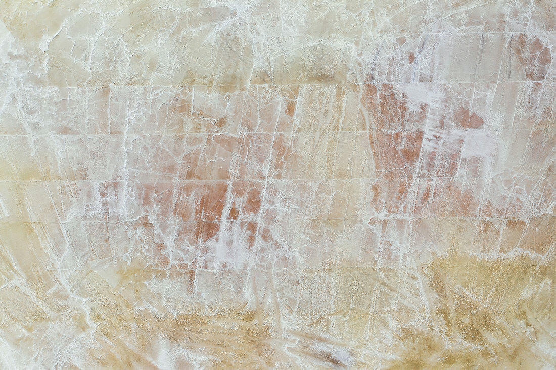 009 luftaufnahme salzfeld mittelmeer drohne kroatien - Salt Fields in Croatia – Sparkling Patterns from Above