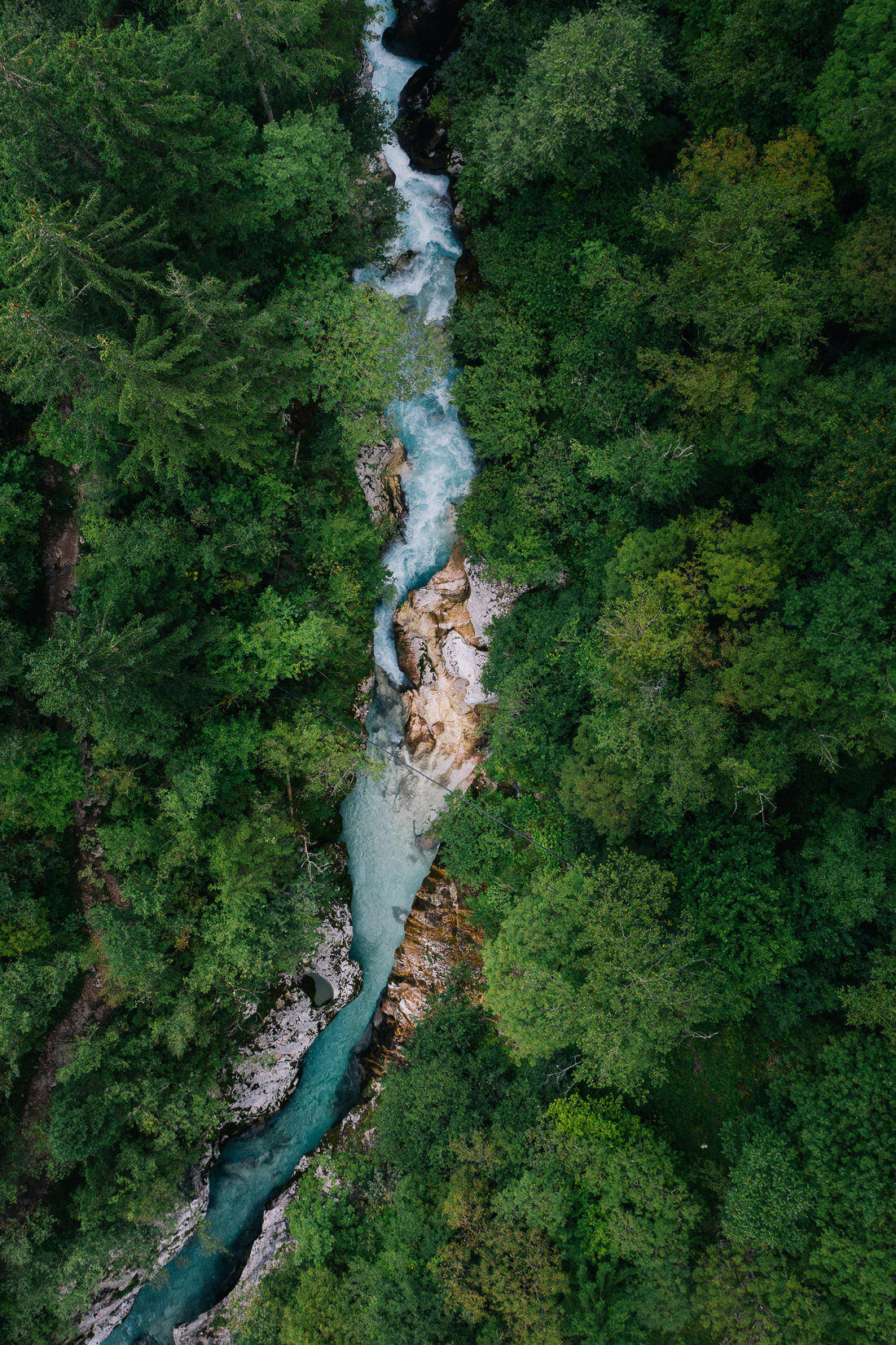 011 soca fluss slovenien wandern - The Soca Valley in Slovenia – Turquoise Waters and Peaks in Flight