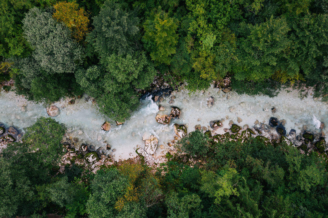 015 soca fluss slovenien wandern - The Soca Valley in Slovenia – Turquoise Waters and Peaks in Flight