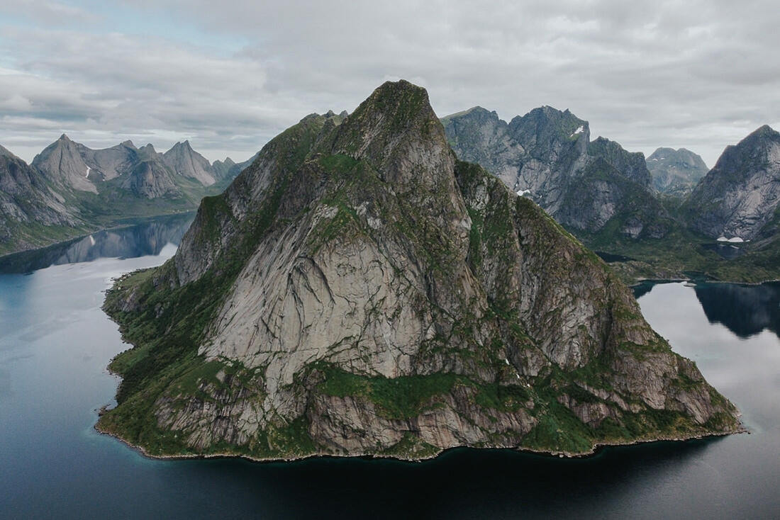 023 luftaufnahme drohne norwegen lofoten camping - Road Trip Norway – An Adventure Between Sky and Wilderness