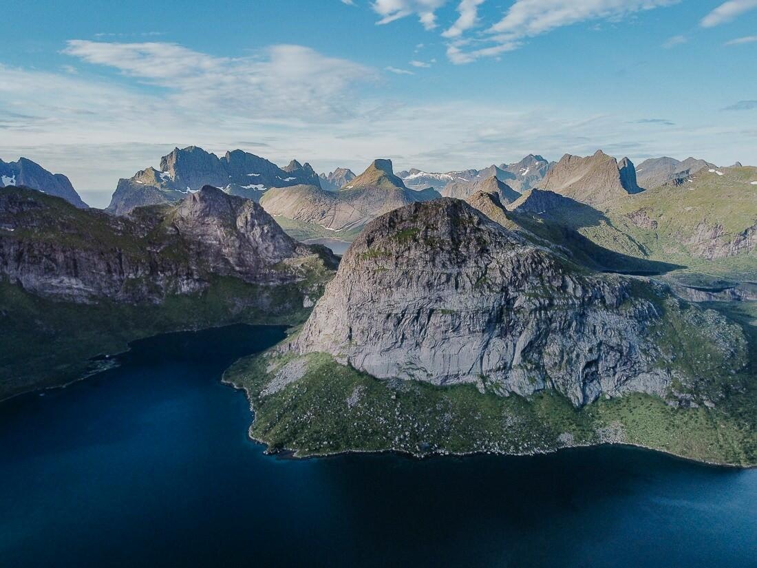032 luftaufnahme drohne norwegen lofoten camping - Road Trip Norway – An Adventure Between Sky and Wilderness