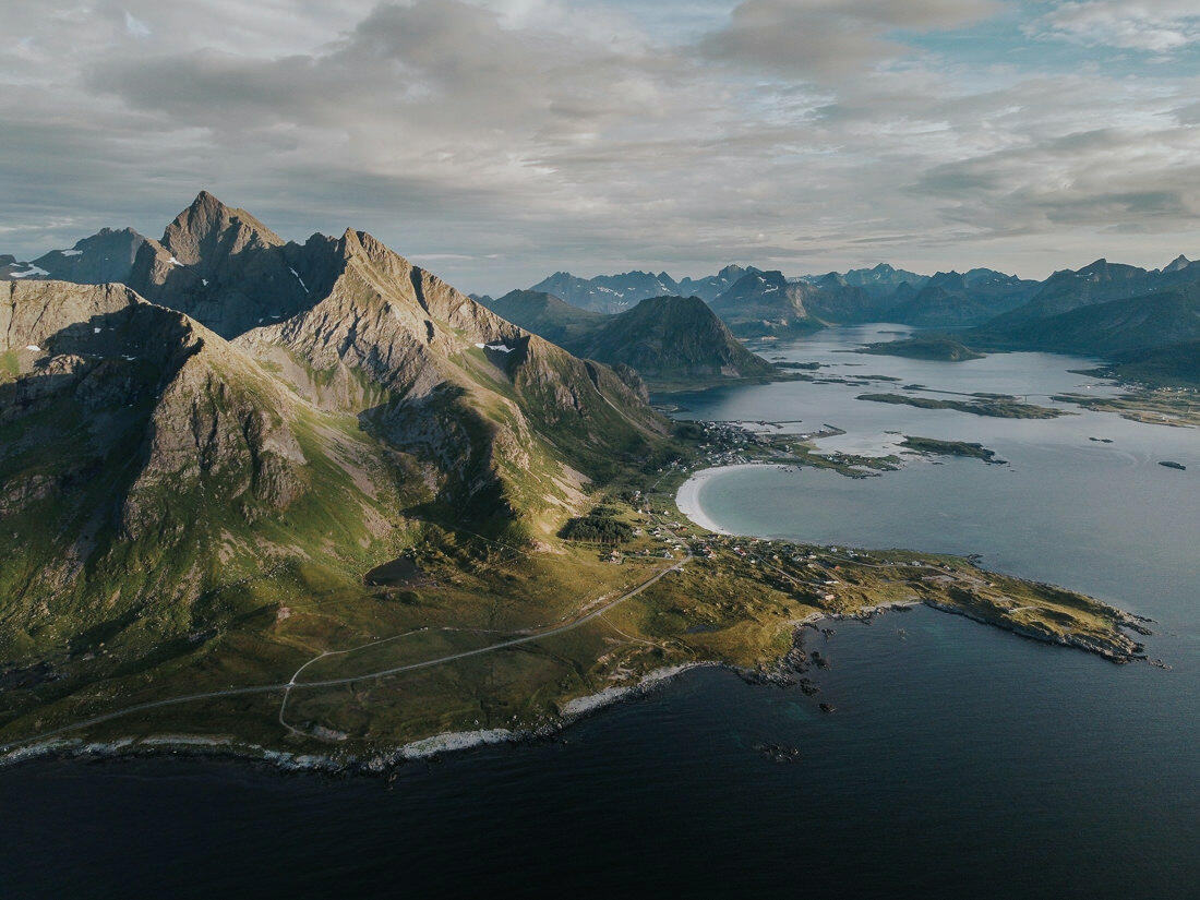 033 luftaufnahme drohne norwegen lofoten camping - Road Trip Norway – An Adventure Between Sky and Wilderness