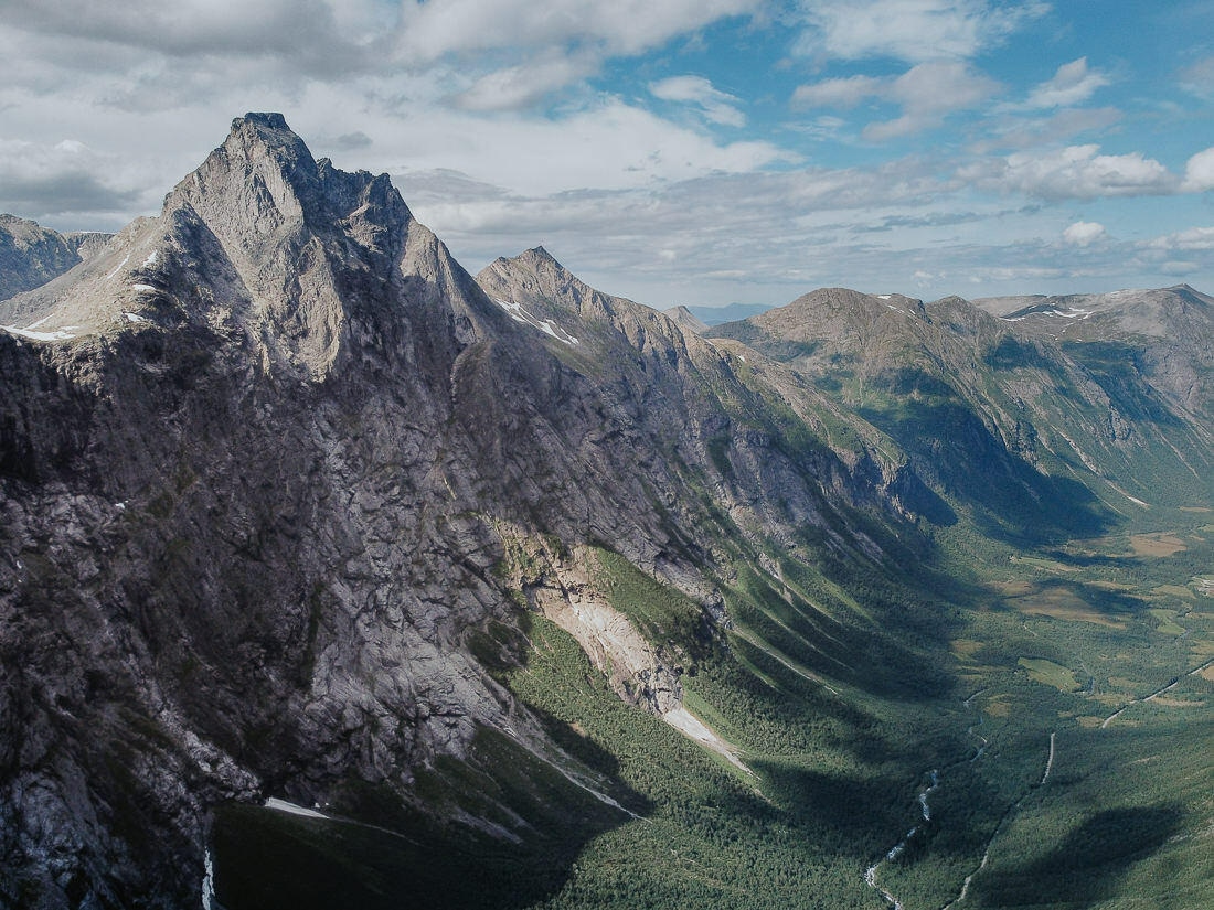 043 luftaufnahme drohne norwegen lofoten camping - Road Trip Norway – An Adventure Between Sky and Wilderness