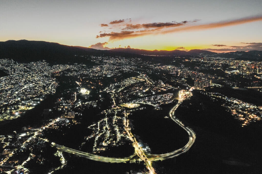 026 luftaufnahmen mexico city djimavic 1 1024x682 - Aerial Views of Mexico City – A Dance in Morning and Nightlight