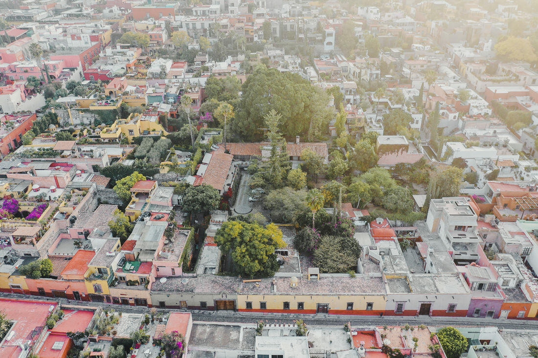 014 luftaufnahmen san miguel de allende drohne 1 - San Miguel de Allende desde el aire – Un juego de colores y luz