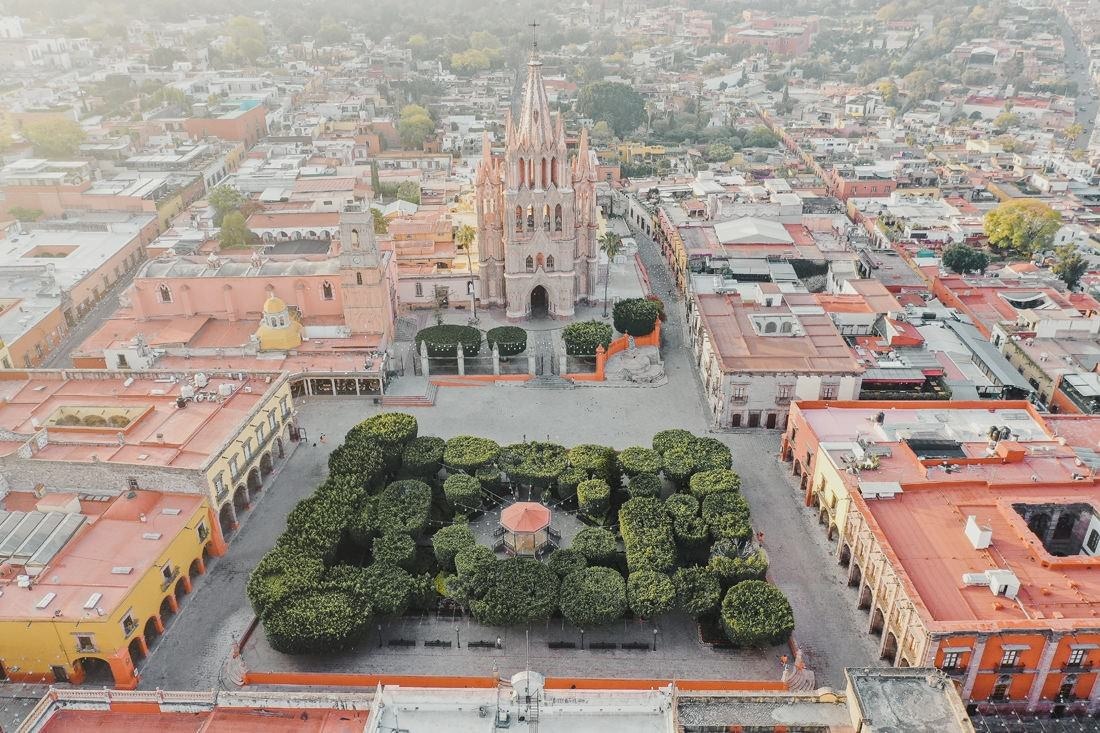 017 luftaufnahmen san miguel de allende drohne 1 - San Miguel de Allende desde el aire – Un juego de colores y luz