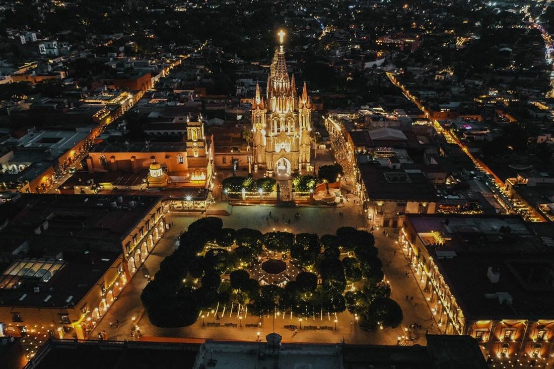 San Miguel de Allende desde el aire – Un juego de colores y luz