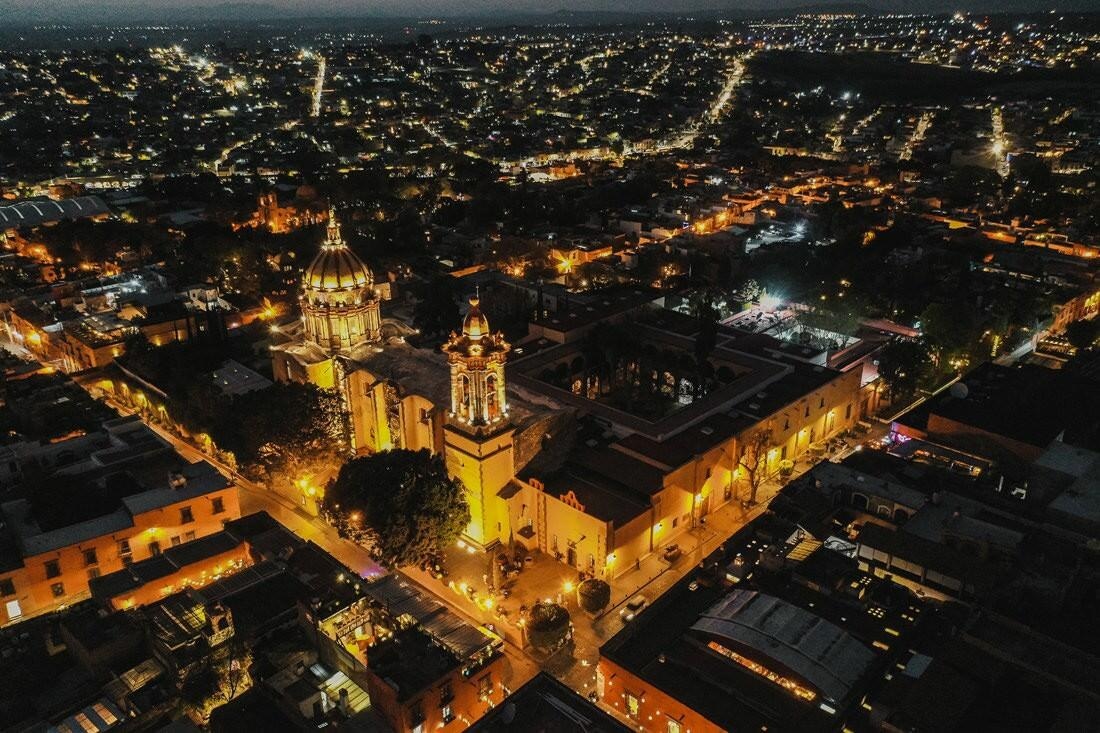 025 luftaufnahmen san miguel de allende drohne 1 - San Miguel de Allende desde el aire – Un juego de colores y luz