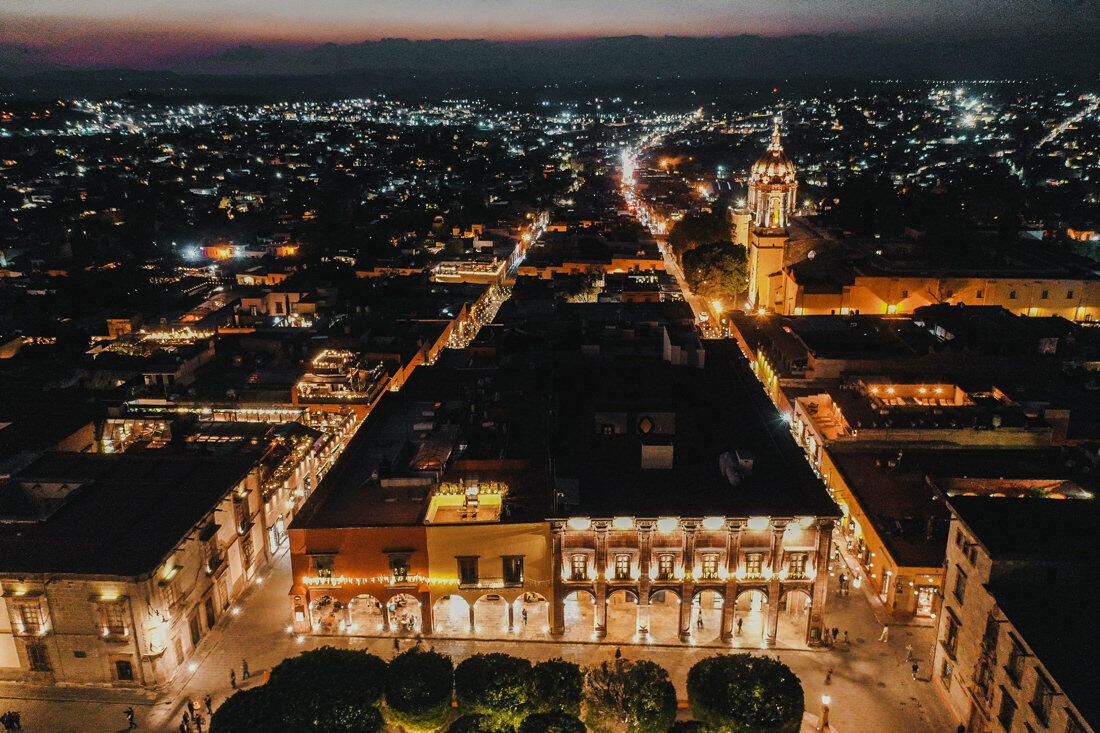 029 luftaufnahmen san miguel de allende drohne 1 - San Miguel de Allende desde el aire – Un juego de colores y luz
