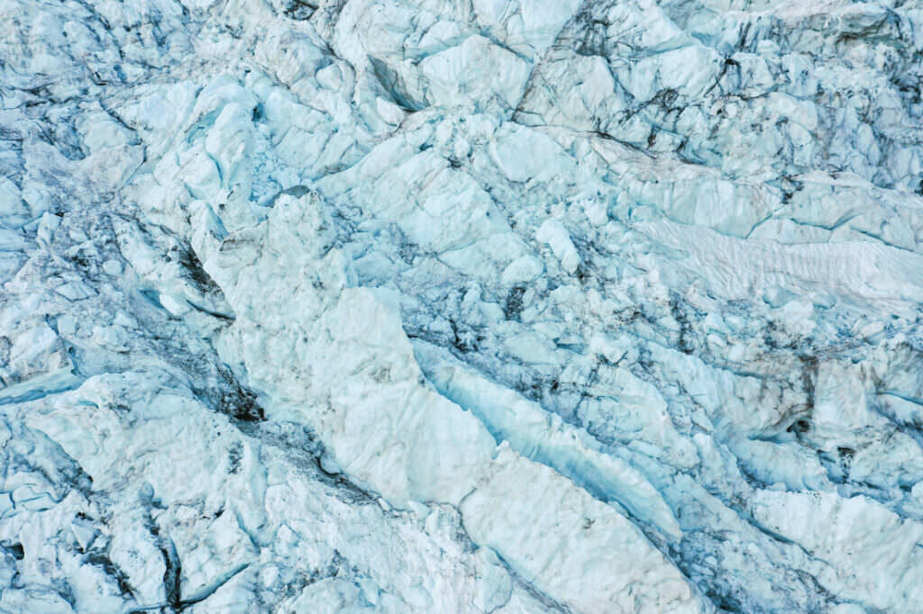 006 mont blanc gletscher drohne luftaufnahme 1024x682 - The Mont Blanc Glacier – A Morning in Golden Light