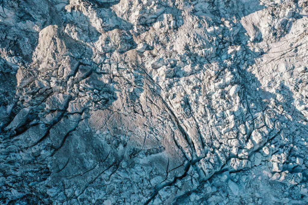 021 mont blanc gletscher drohne luftaufnahme 1024x682 - The Mont Blanc Glacier – A Morning in Golden Light