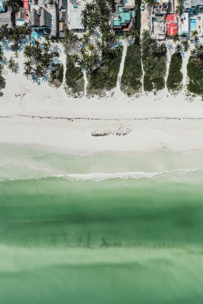 003 strand yucatan salzfelder elcuyo 683x1024 - Yucatán desde el cielo – Donde la playa y los colores bailan 003 strand yucatan salzfelder elcuyo 683x1024 - Yucatán desde el cielo – Donde la playa y los colores bailan