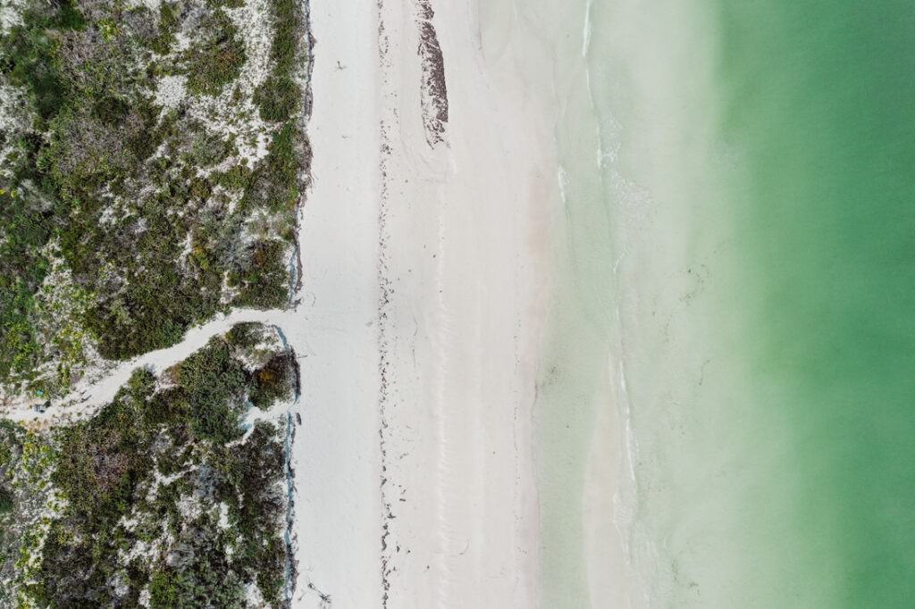 005 strand yucatan salzfelder elcuyo 1024x682 - Yucatán desde el cielo – Donde la playa y los colores bailan 005 strand yucatan salzfelder elcuyo 1024x682 - Yucatán desde el cielo – Donde la playa y los colores bailan