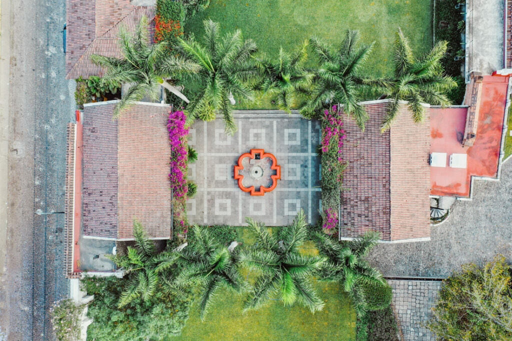 009 antigua historic town guatemala drone 1024x682 - Antigua (Guatemala) – Where History Whispers from Above