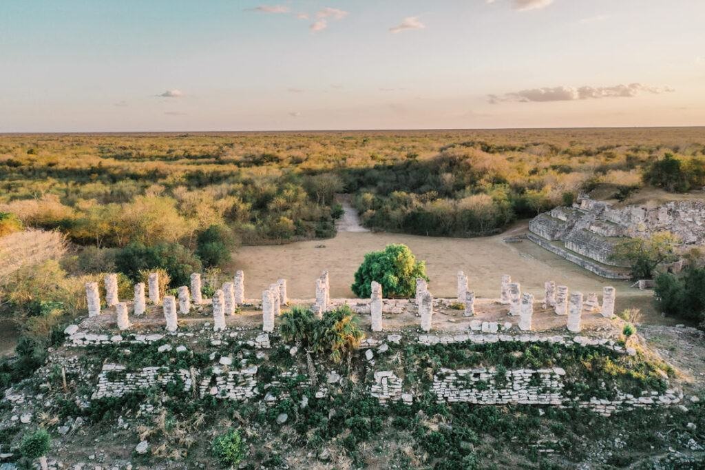 009 mexiko tempel yucatan 1024x682 - Alte Tempel und die gelbe Stadt Izamal – Yucatán aus der Höhe