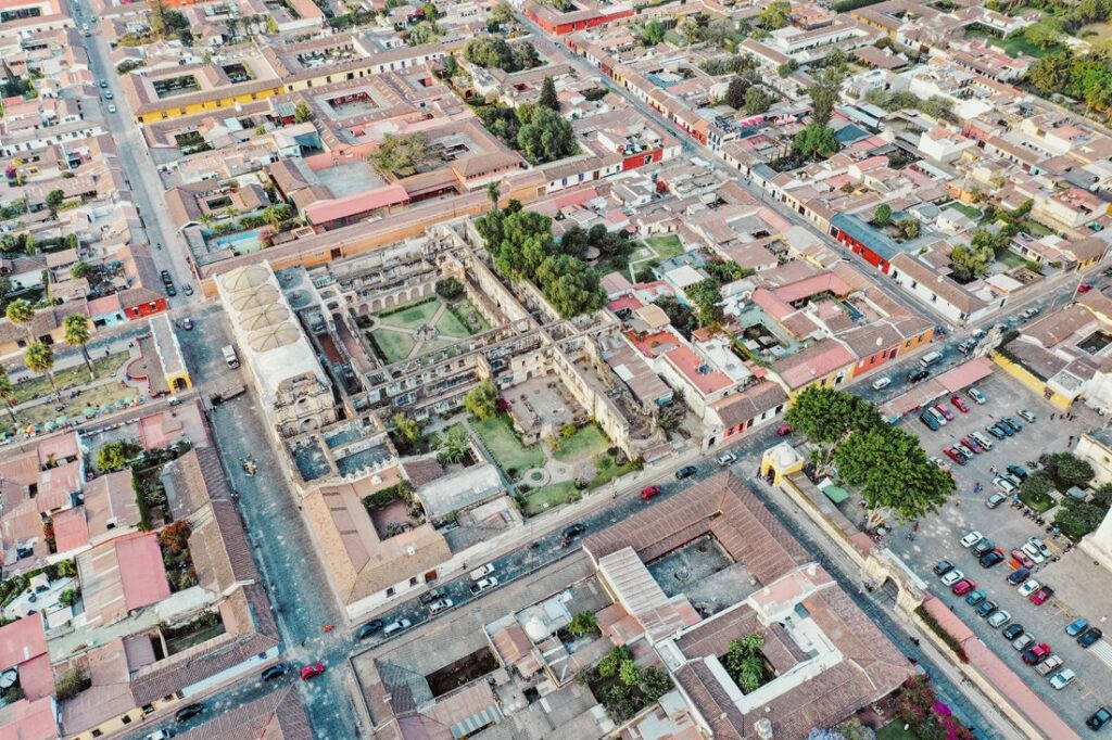 011 antigua historic town guatemala drone 1024x682 - Antigua (Guatemala) – Where History Whispers from Above
