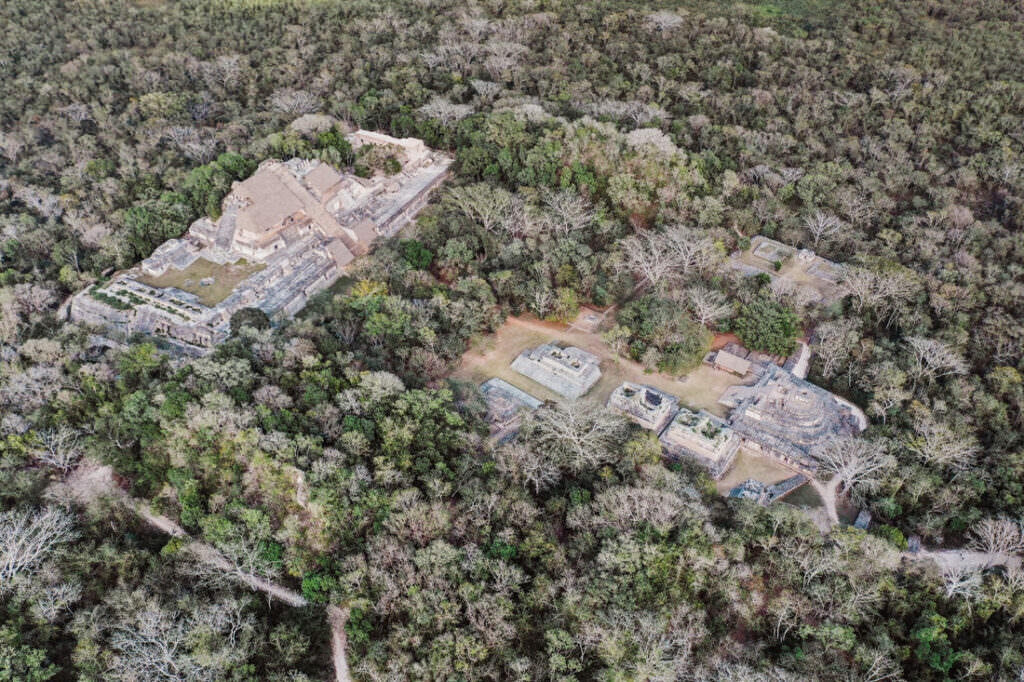 015 mexiko tempel yucatan 1024x682 - Alte Tempel und die gelbe Stadt Izamal – Yucatán aus der Höhe