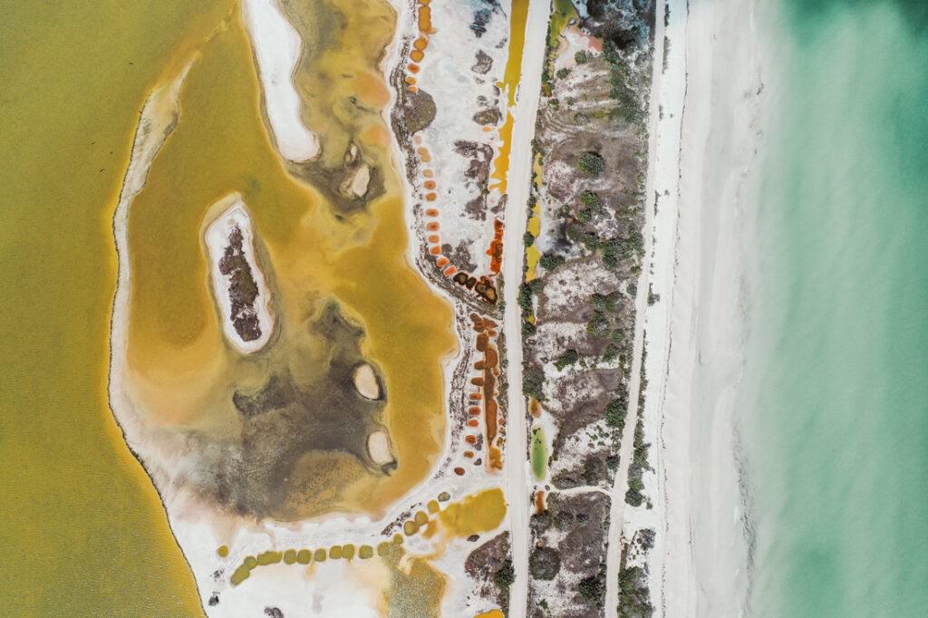 016 strand yucatan salzfelder elcuyo 1024x682 - Yucatán desde el cielo – Donde la playa y los colores bailan 016 strand yucatan salzfelder elcuyo 1024x682 - Yucatán desde el cielo – Donde la playa y los colores bailan