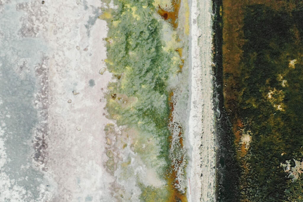 022 aveiro salzfelder portugal drohne 1024x682 - Salt Fields of Aveiro: A Play of Color and Structure