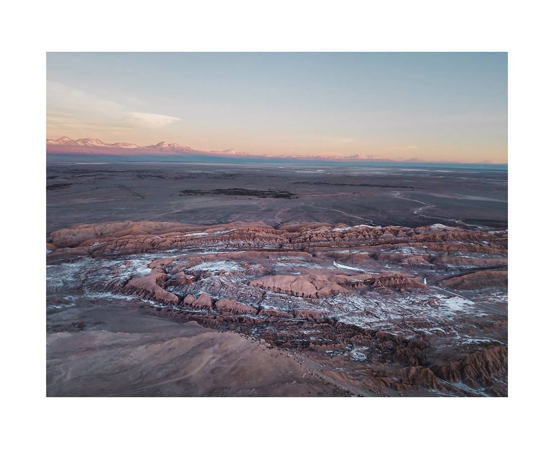 Atacama 04 - Luftaufnahme bei Sonnenuntergang über Salzflächen und Bergen der Atacama-Wüste atacama 0004 web - Atacama 04 - Luftaufnahme bei Sonnenuntergang über Salzflächen und Bergen der Atacama-Wüste