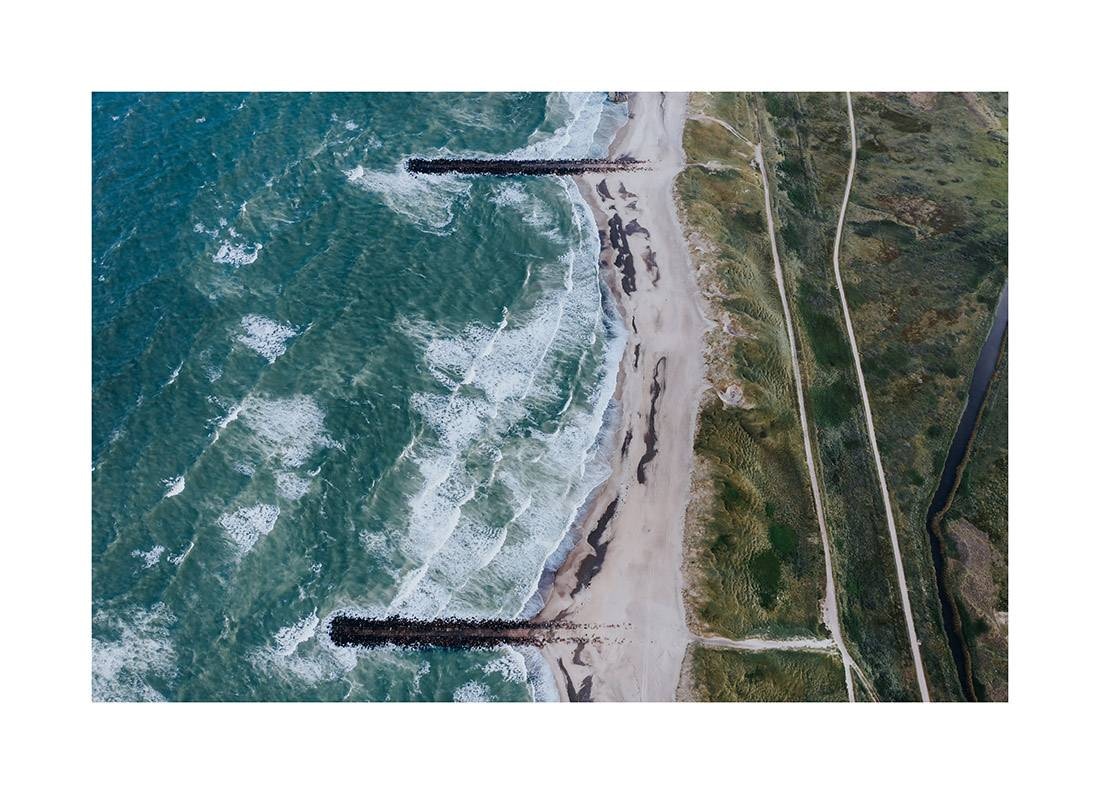 denmark i2v 0004 web - Dänemark 03 - Ruhiger weißer Sandstrand in Dänemark mit sanften Wellen