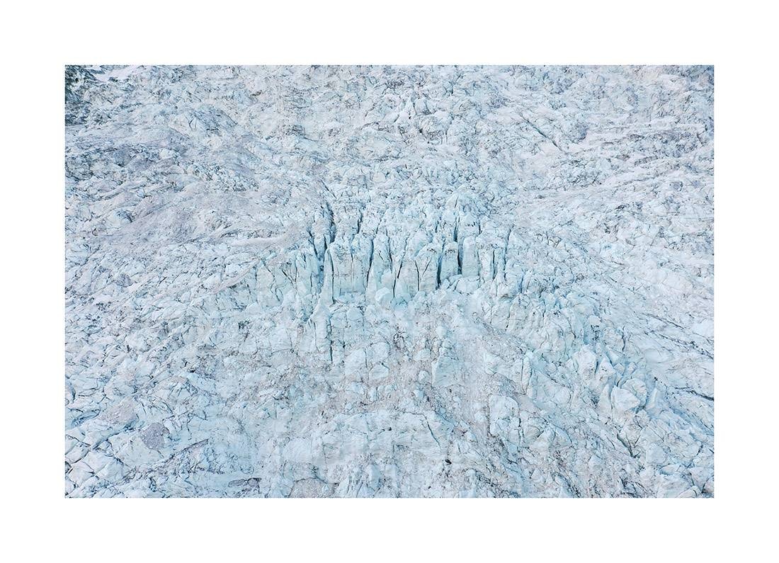Gletscher 01 - Faszinierende Luftaufnahme der natürlichen Majestät des Mont-Blanc-Gletschers gletscher i2v 0001 web - Gletscher 01 - Faszinierende Luftaufnahme der natürlichen Majestät des Mont-Blanc-Gletschers