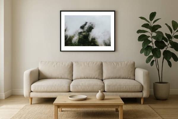 norway i2v 0002 wall 600x400 - Norwegen 02 - Luftreise durch nebelverhangene Waldkronen mit treibenden Wolken