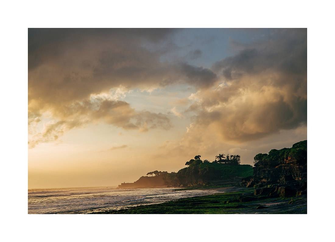 borneo bali 2018 0274 web - Borneo 17 - Goldene Stunde an der Südküste Balis – Sonnenuntergang am Meer
