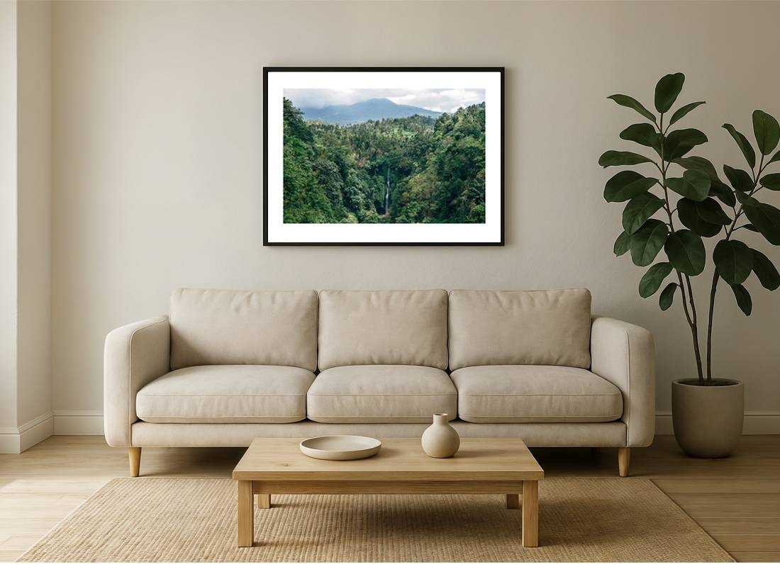 borneo bali 2018 0291 wall - Borneo 21 - Drohnenblick auf einen atemberaubenden Wasserfall inmitten des balinesischen Grüns
