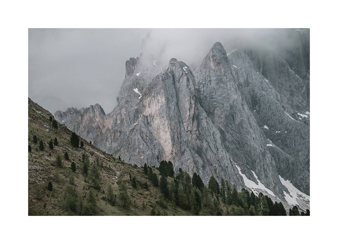 dolomiten i2v 0029 web - Dolomiten 21 - Majestätische Schneegipfel der Dolomiten mit ziehenden Wolken