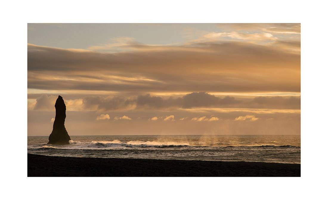 island 0006 web - Island 06 - Sonnenuntergang an der Reynisdrangar-Küste bei Vík