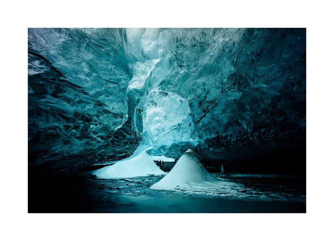 island 0008 web - Island 08 - Majestätische Eishöhle mit sanft fließendem Gletscherfluss