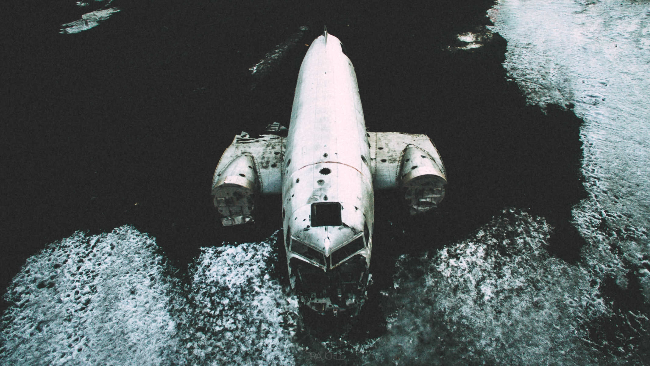 iceland airplane wreck dc3 drone 0007 - Iceland – Abandoned DC-3 Plane Wreck on the South Coast