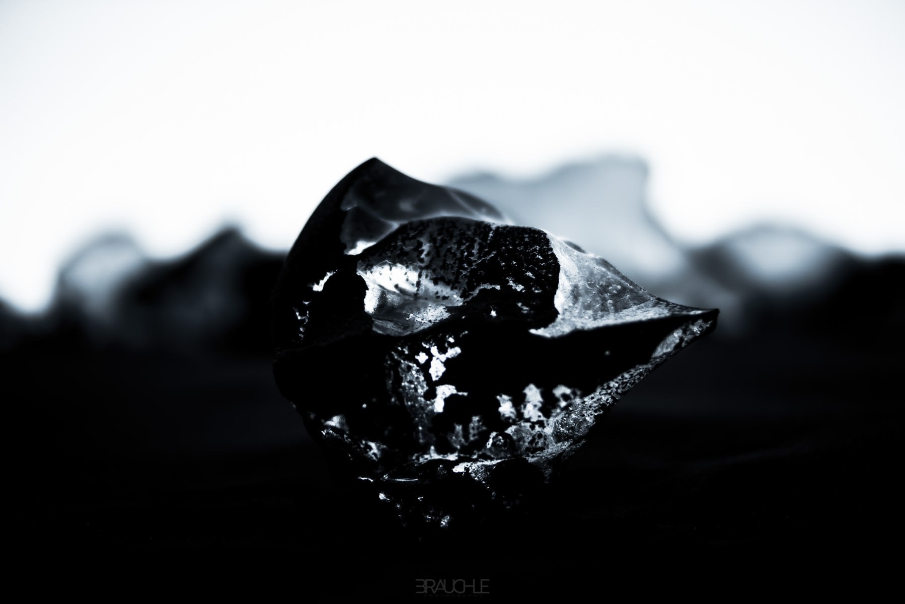 iceland joekulsarlon black sand beach 11 - Black Beach at Jökulsárlón