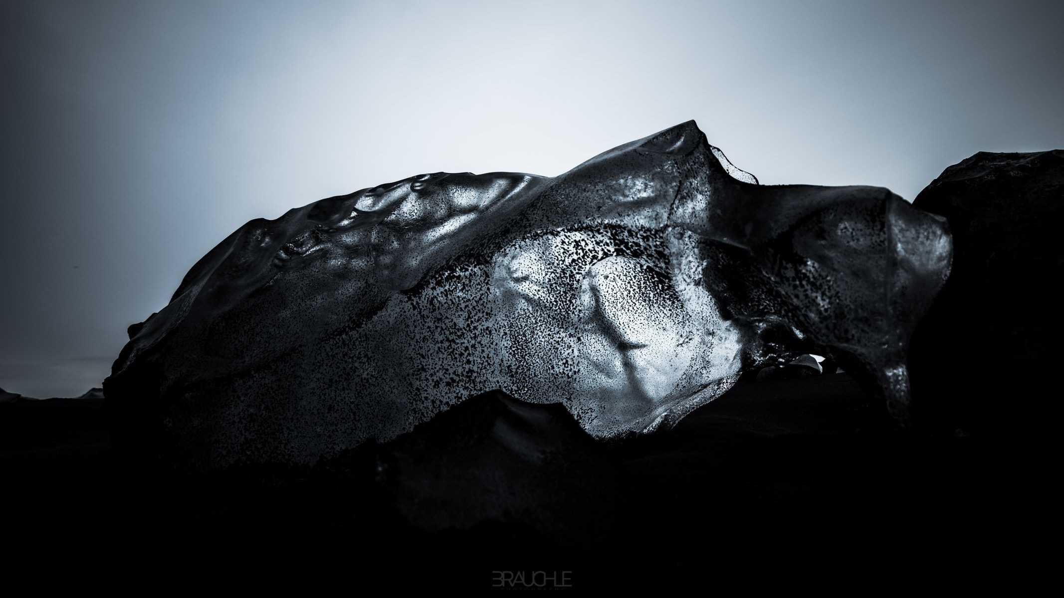 iceland joekulsarlon black sand beach 12 - Black Beach at Jökulsárlón
