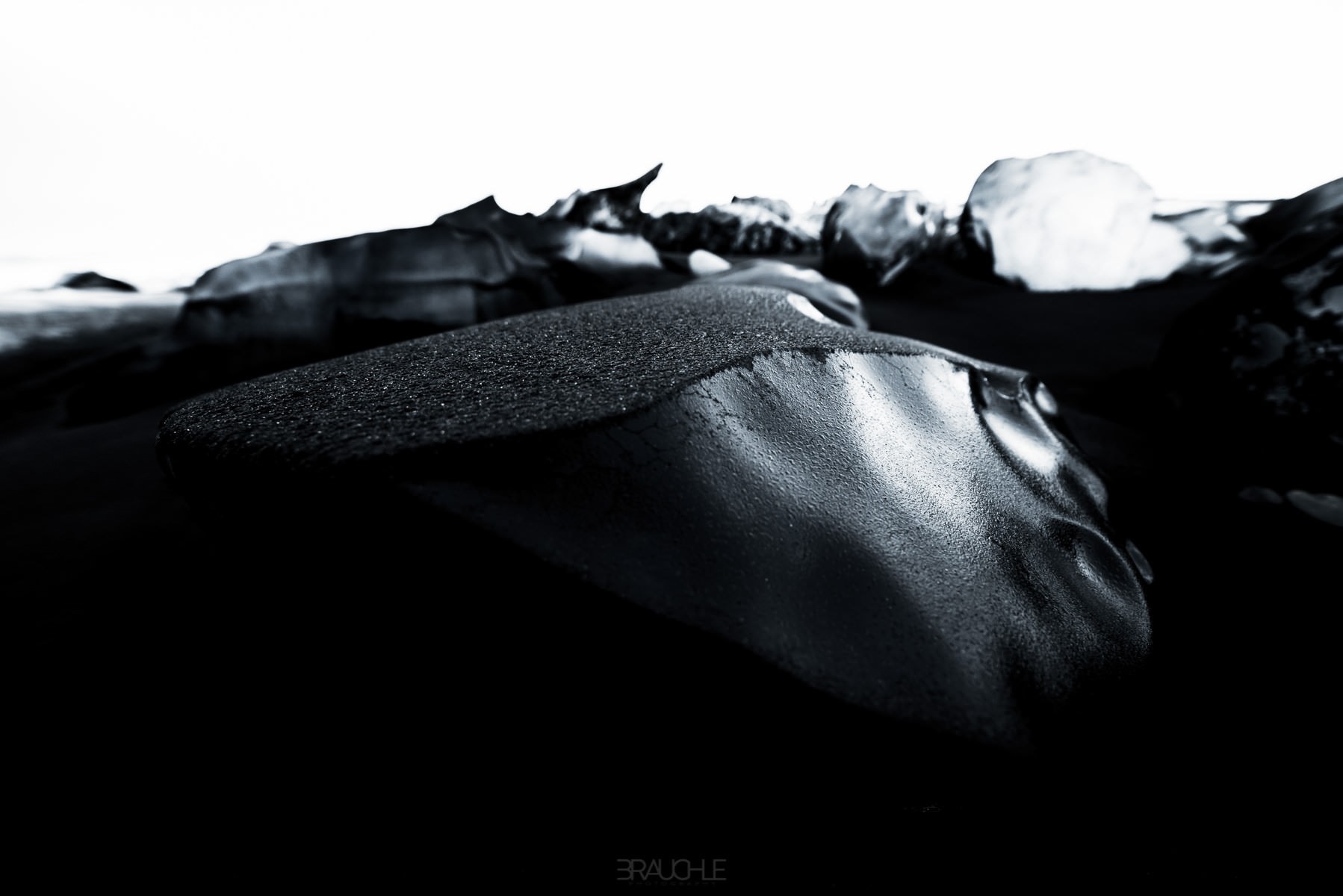 iceland joekulsarlon black sand beach 13 - Black Beach at Jökulsárlón