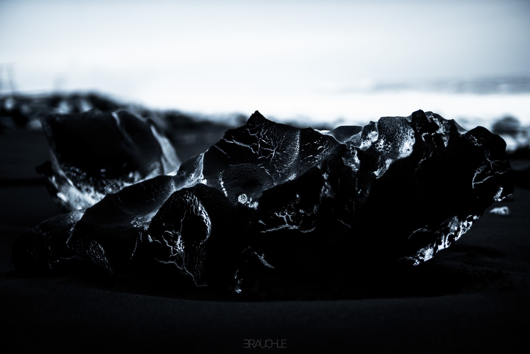 iceland joekulsarlon black sand beach 6 - Black Beach at Jökulsárlón