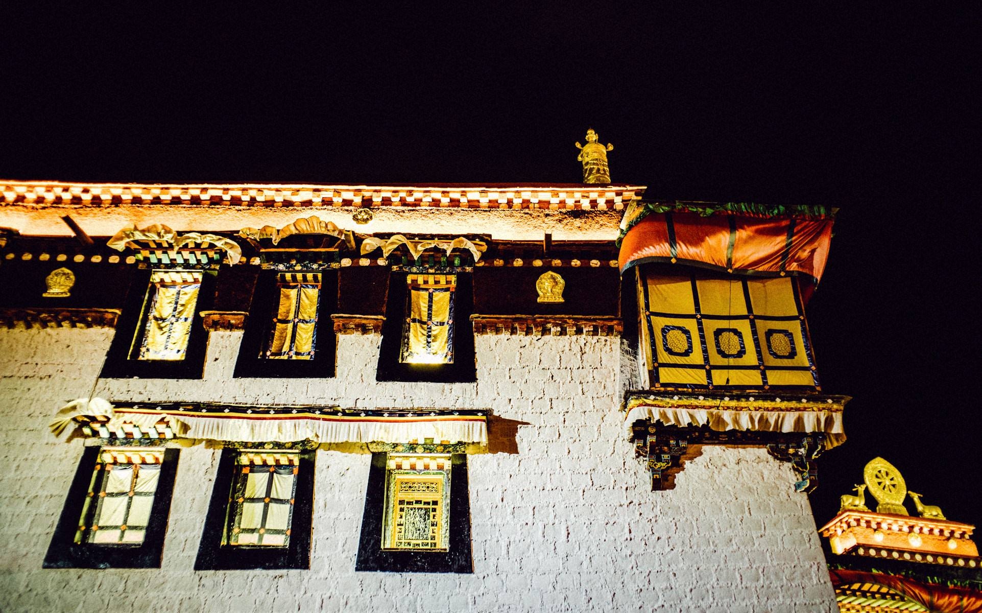 lhasa barkhor square 0010 - Lhasa - Barkhor Square