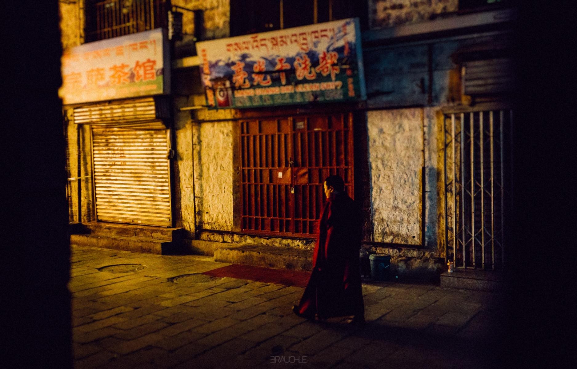 lhasa barkhor square 0012 - Lhasa - Barkhor Square