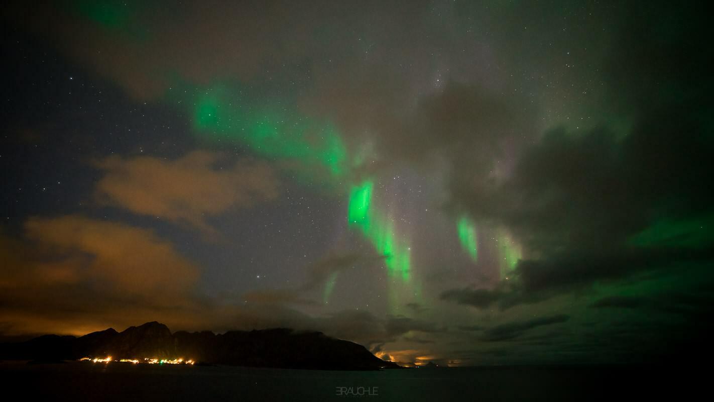 northern lights reine lofoten 8 - Lofoten - die ersten Polarlichter