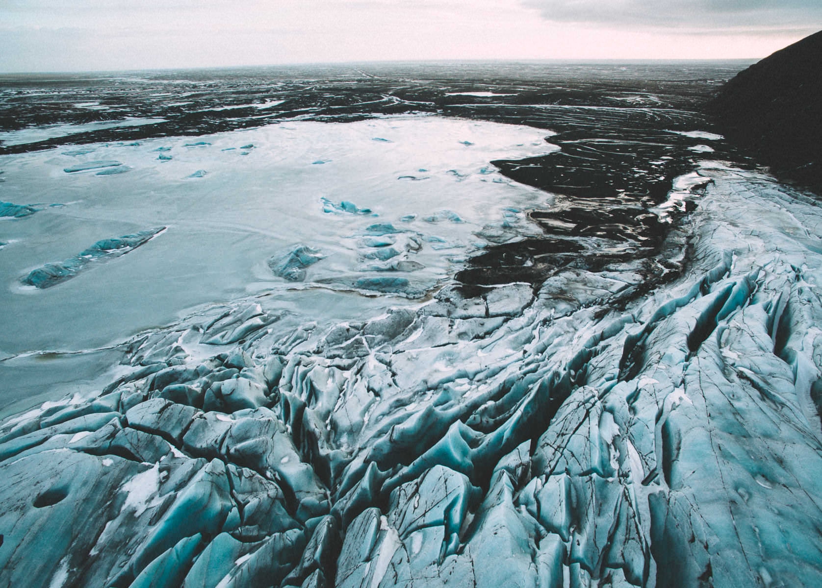 skaftafell glacier drone svinafellsjokul iceland 0018 - Islandia – Tomas aéreas del paisaje glaciar en el Parque Nacional Skaftafell
