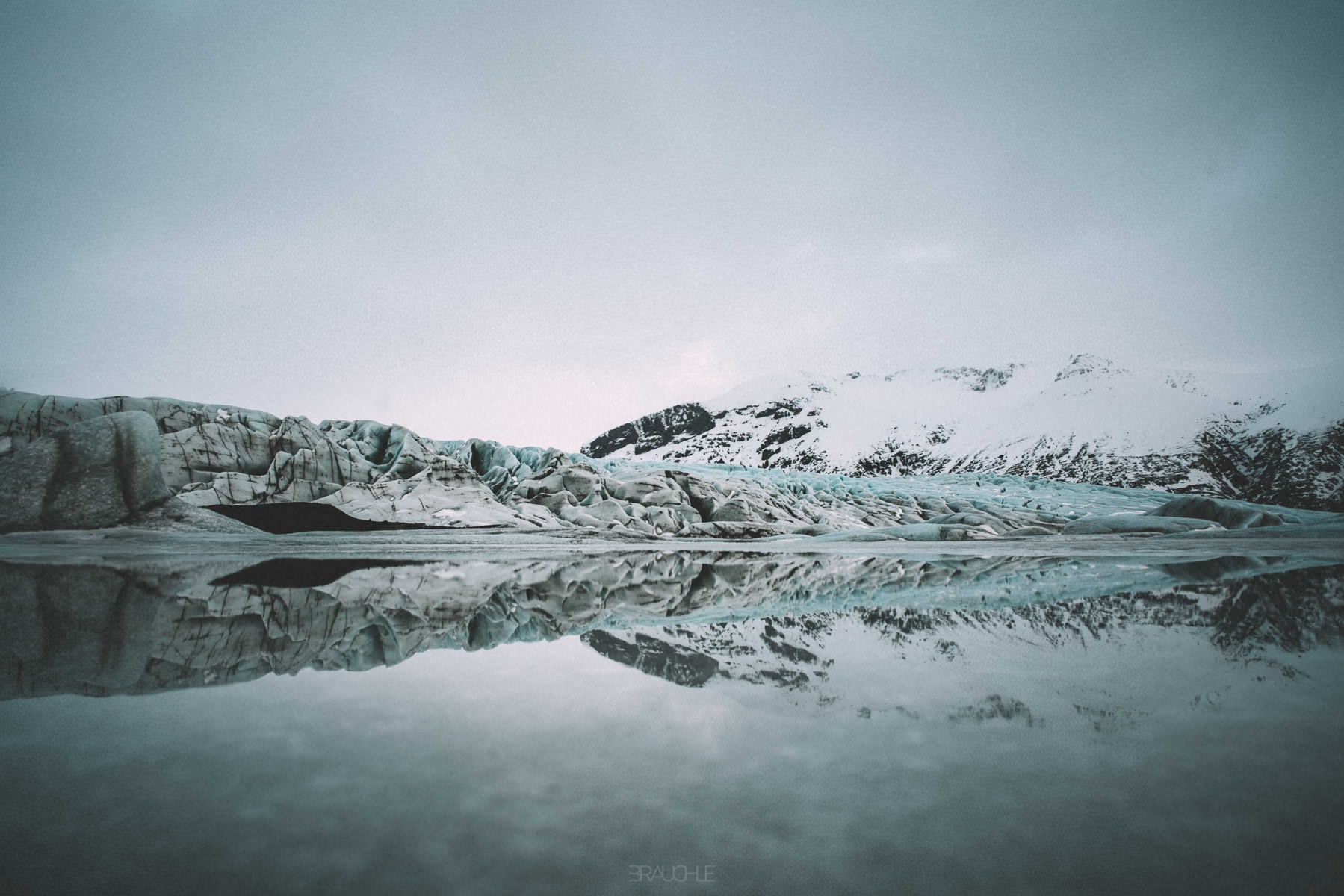skaftafell glacier drone svinafellsjokul iceland 0023 - Islandia – Tomas aéreas del paisaje glaciar en el Parque Nacional Skaftafell