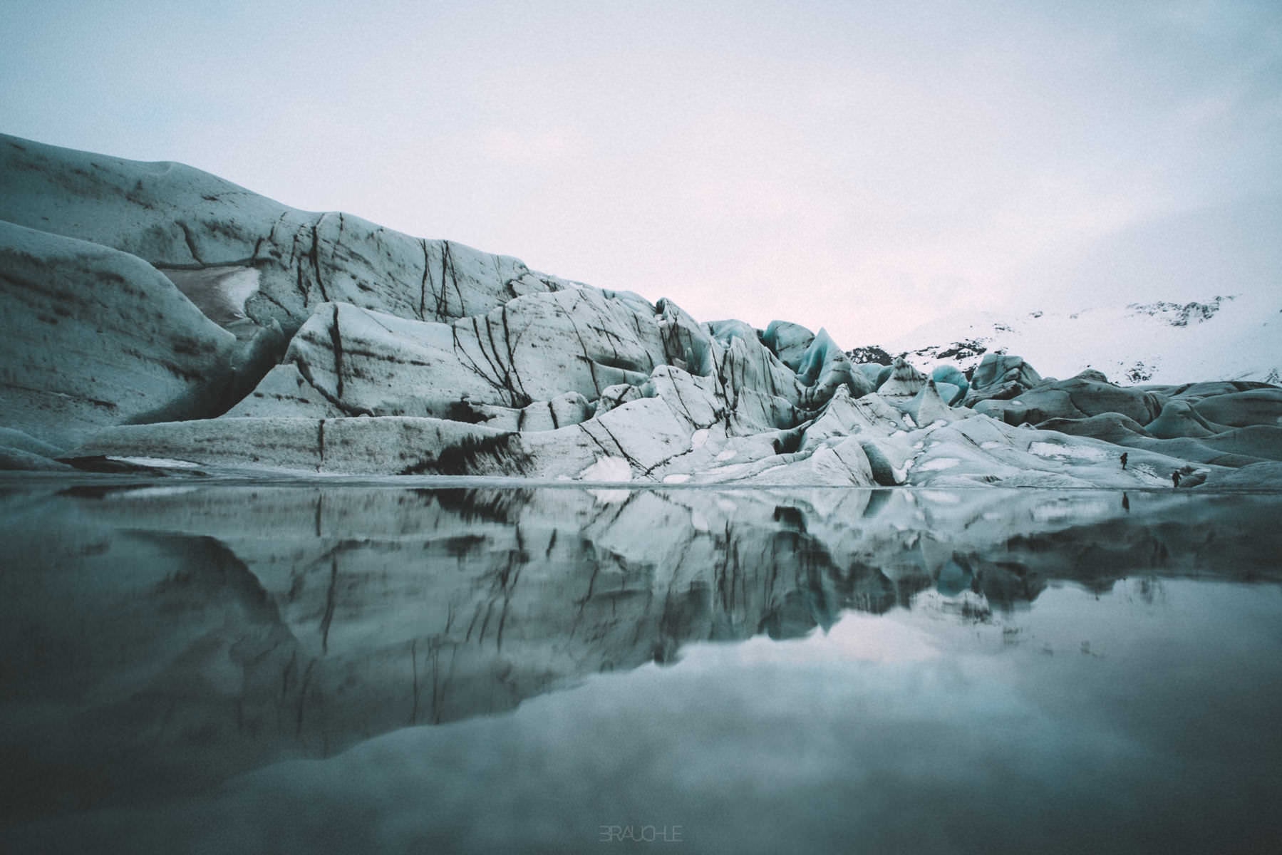 skaftafell glacier drone svinafellsjokul iceland 0024 - Islandia – Tomas aéreas del paisaje glaciar en el Parque Nacional Skaftafell