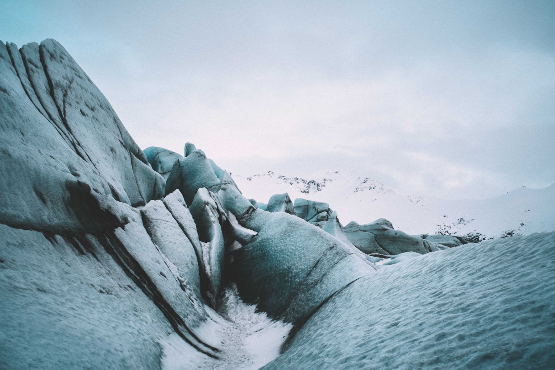 skaftafell glacier drone svinafellsjokul iceland 0027 - Islandia – Tomas aéreas del paisaje glaciar en el Parque Nacional Skaftafell