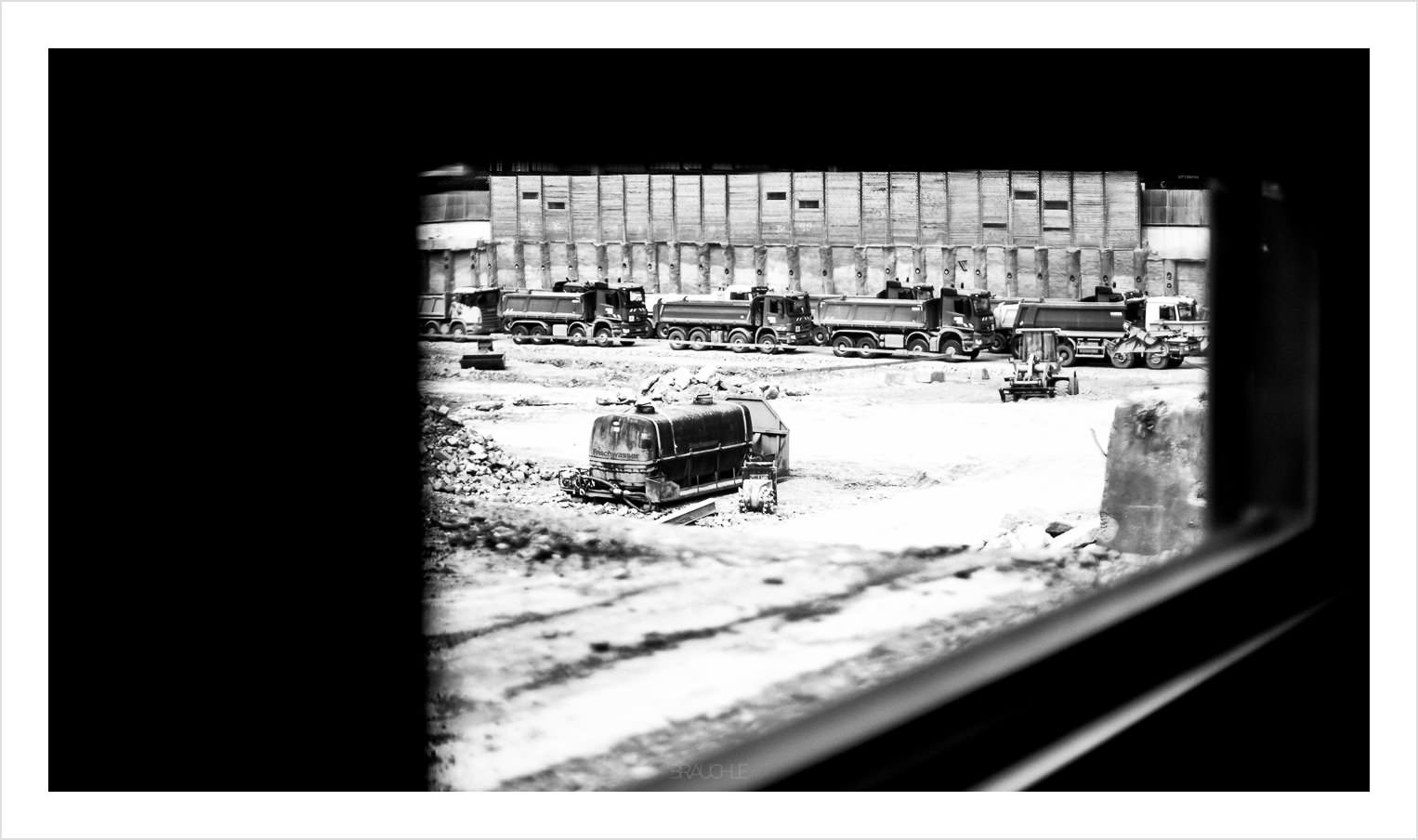 stuttgart zentrum bahnhof streetphotography 13 - Stuttgart in schwarz/weiss